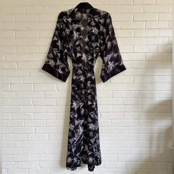 Beautiful, Vintage Judith Hart Sheer Floral Black & White Robe, SZ M EUC - Picture 10 of 11